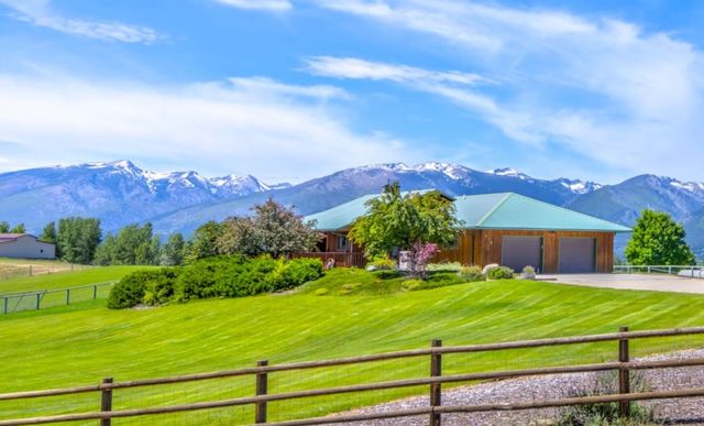 675 Warbler Lane, Corvallis, MT 59828