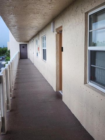 425 SE 11th Ter 403, Dania Beach, FL 33004
