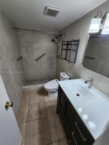 425 SE 11th Ter 403, Dania Beach, FL 33004