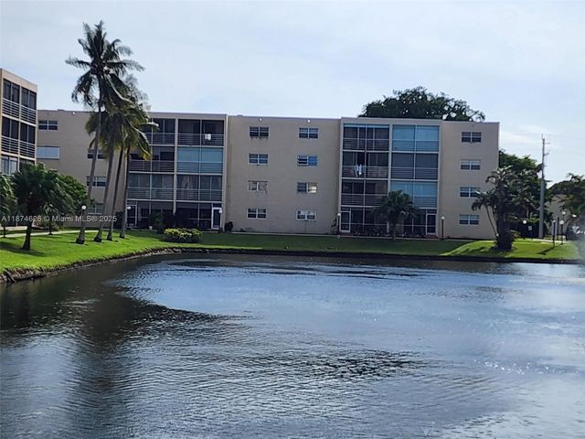 425 SE 11th Ter 403, Dania Beach, FL 33004