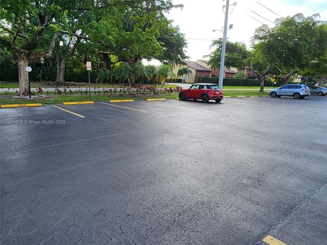 425 SE 11th Ter 403, Dania Beach, FL 33004