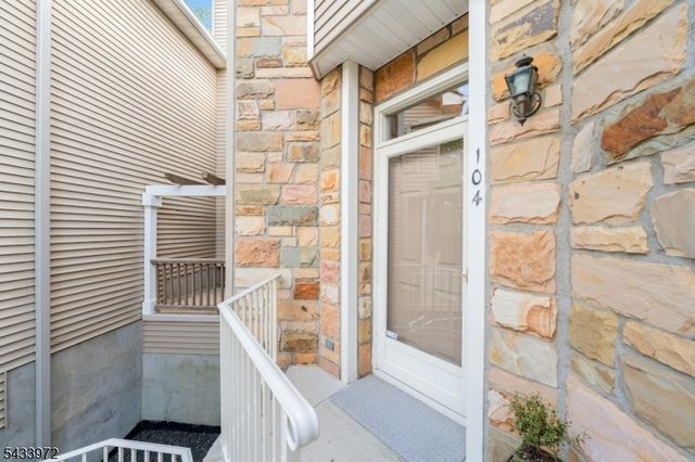 104 Clarken Dr 104, West Orange Twp., NJ 07052