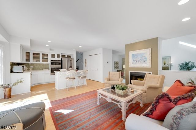 104 Clarken Dr 104, West Orange Twp., NJ 07052