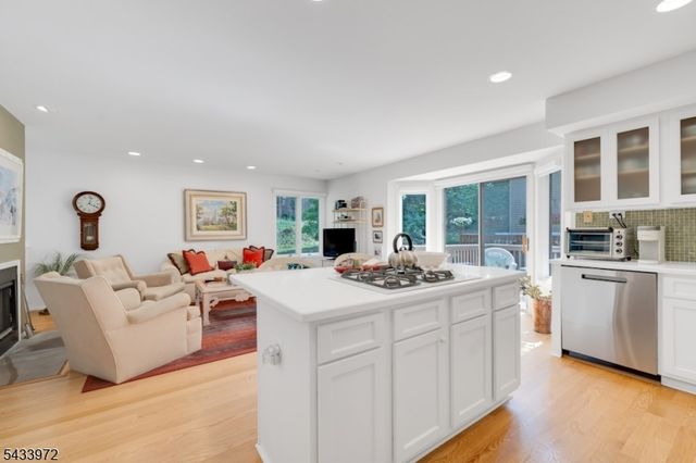 104 Clarken Dr 104, West Orange Twp., NJ 07052