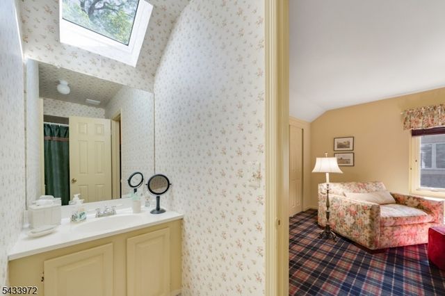 104 Clarken Dr 104, West Orange Twp., NJ 07052