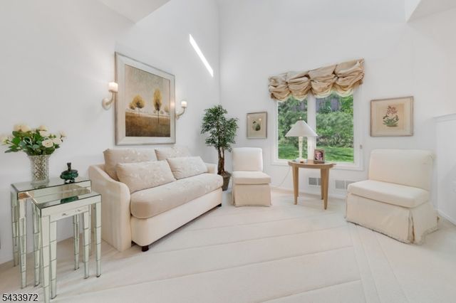 104 Clarken Dr 104, West Orange Twp., NJ 07052