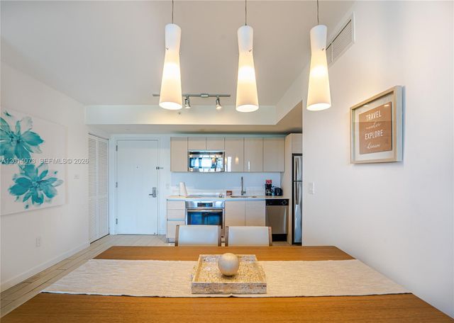 2602 E Hallandale Beach Blvd R806, Hallandale Beach, FL 33009