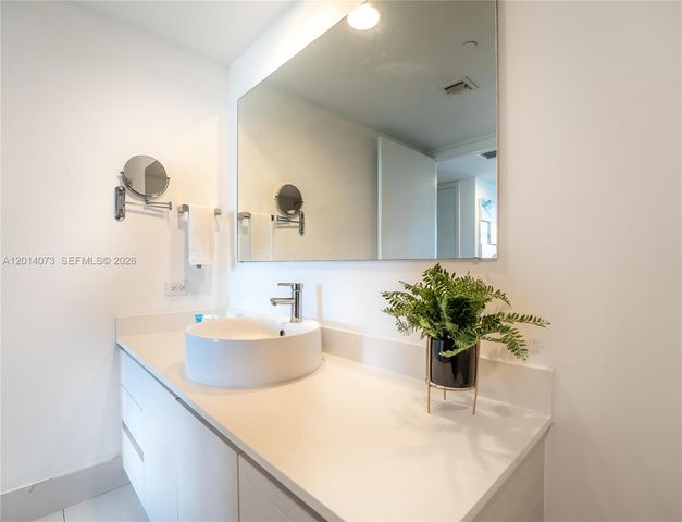 2602 E Hallandale Beach Blvd R806, Hallandale Beach, FL 33009