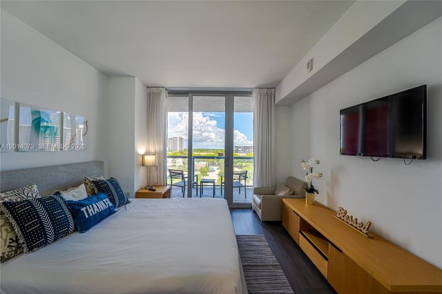 2602 E Hallandale Beach Blvd R806, Hallandale Beach, FL 33009