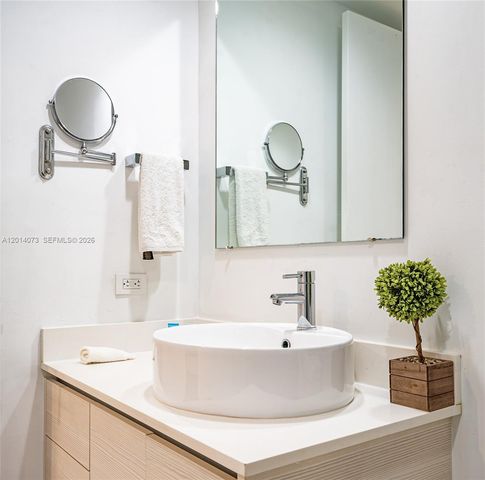 2602 E Hallandale Beach Blvd R806, Hallandale Beach, FL 33009