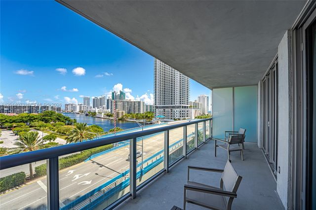 2602 E Hallandale Beach Blvd R806, Hallandale Beach, FL 33009