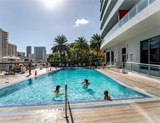 2602 E Hallandale Beach Blvd R806, Hallandale Beach, FL 33009