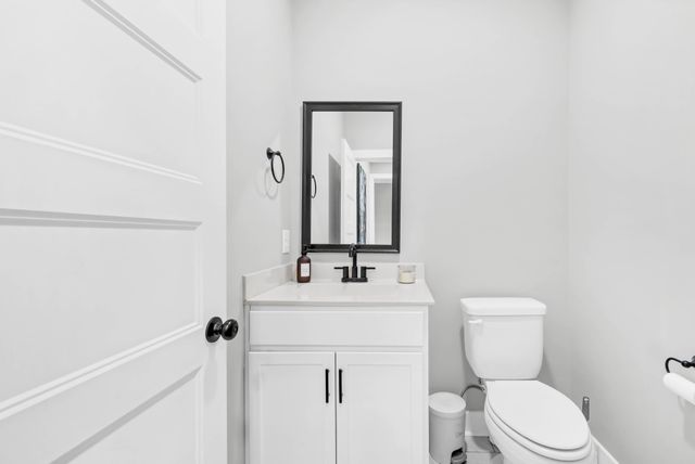 4032 Chapel Hill Rd, Clarksville, TN 37040