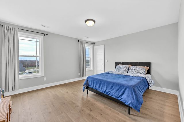 4032 Chapel Hill Rd, Clarksville, TN 37040