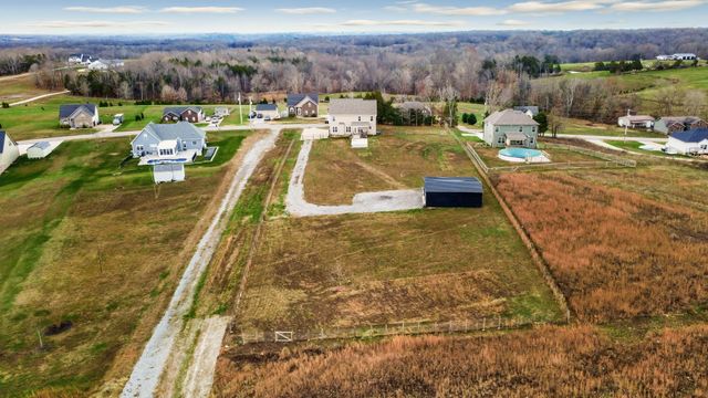 4032 Chapel Hill Rd, Clarksville, TN 37040