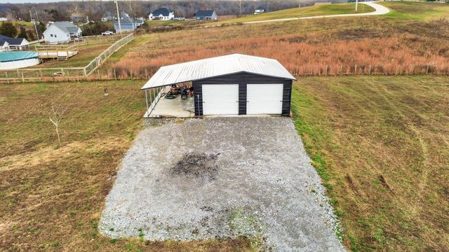 4032 Chapel Hill Rd, Clarksville, TN 37040