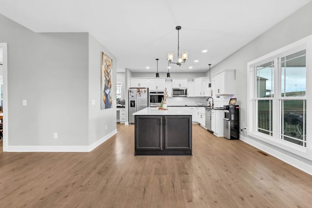 4032 Chapel Hill Rd, Clarksville, TN 37040