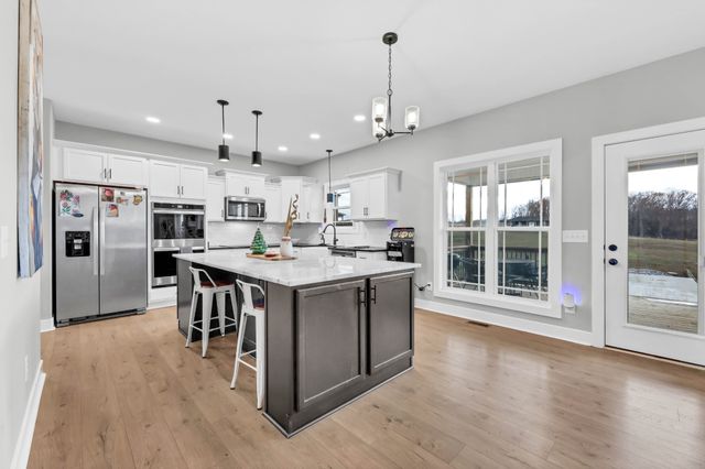 4032 Chapel Hill Rd, Clarksville, TN 37040