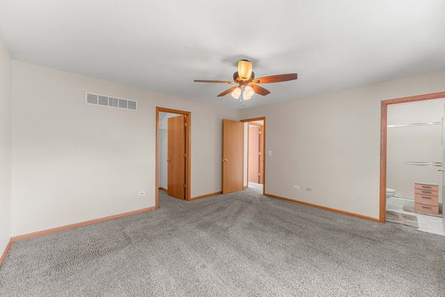 2210 Candlewood Drive, Plainfield, IL 60586