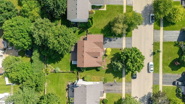 2210 Candlewood Drive, Plainfield, IL 60586