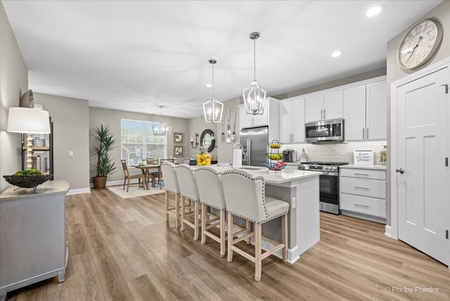 124 E Main Street, Cary, IL 60013