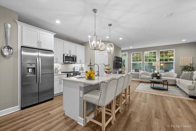 124 E Main Street, Cary, IL 60013