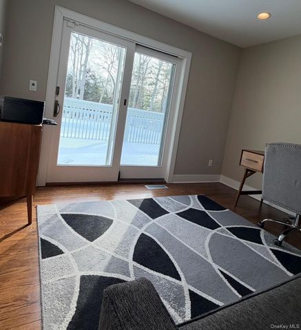 10 Skyes Neck Court, East Quogue, NY 11942