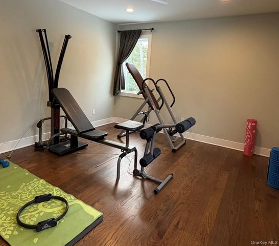 10 Skyes Neck Court, East Quogue, NY 11942