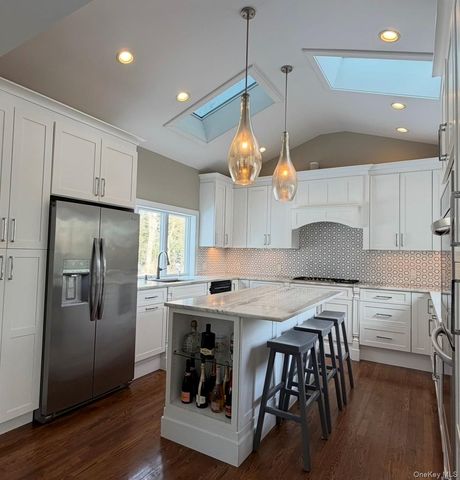 10 Skyes Neck Court, East Quogue, NY 11942