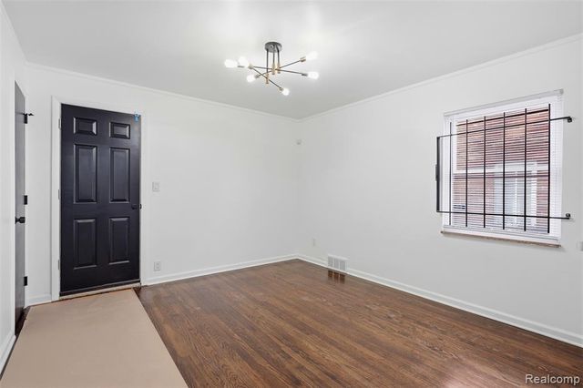 5063 Chalmers Street, Detroit, MI 48213