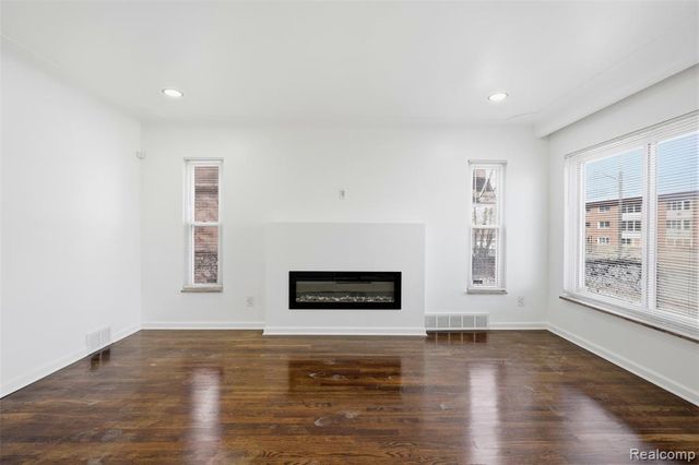 5063 Chalmers Street, Detroit, MI 48213