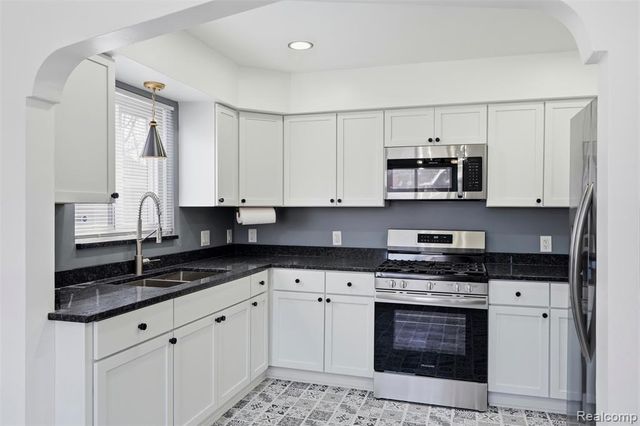 5063 Chalmers Street, Detroit, MI 48213