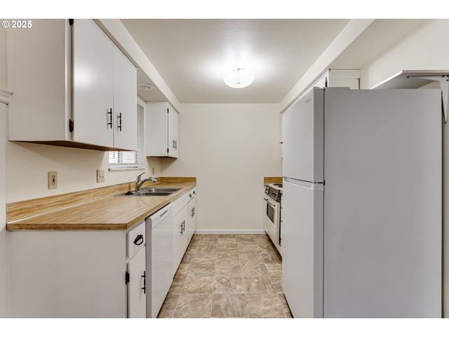 87810 NORMAN Ave, Veneta, OR 97487