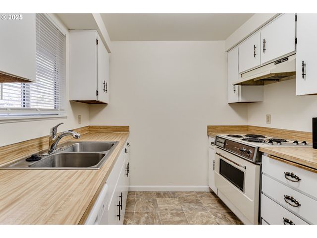 87810 NORMAN Ave, Veneta, OR 97487