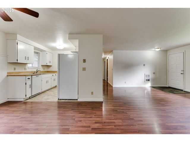 87810 NORMAN Ave, Veneta, OR 97487