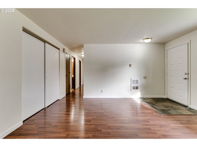 87810 NORMAN Ave, Veneta, OR 97487