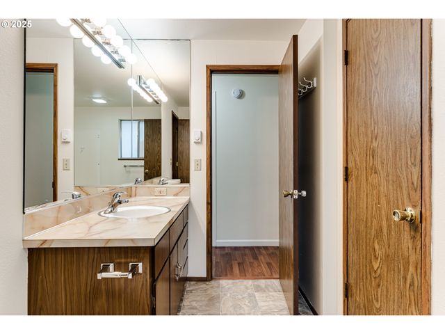 87810 NORMAN Ave, Veneta, OR 97487