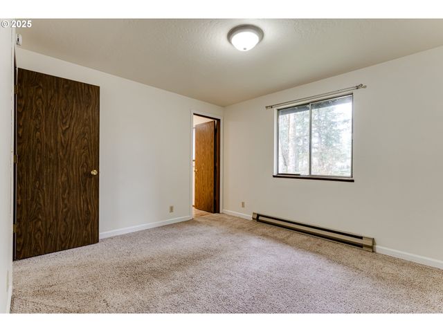 87810 NORMAN Ave, Veneta, OR 97487