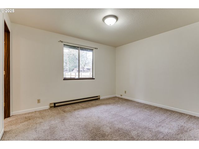 87810 NORMAN Ave, Veneta, OR 97487