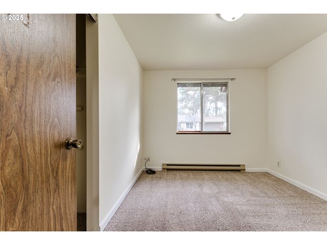 87810 NORMAN Ave, Veneta, OR 97487