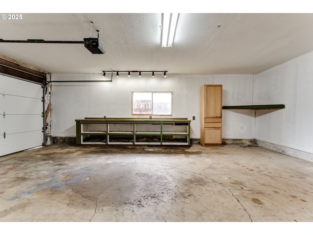 87810 NORMAN Ave, Veneta, OR 97487