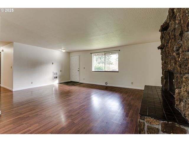 87810 NORMAN Ave, Veneta, OR 97487