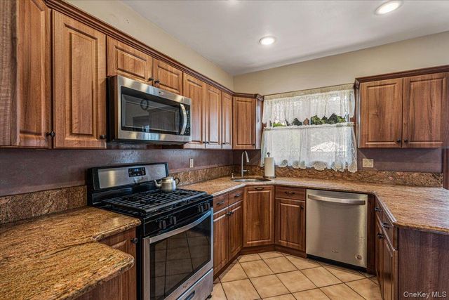 6341 84th Street, Middle Village, NY 11379