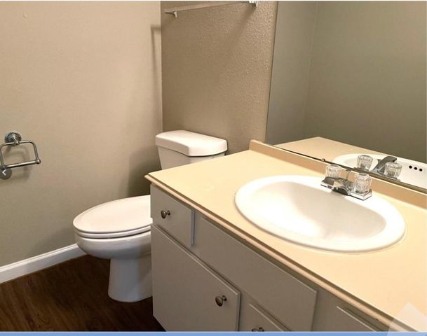 2200 Cypress Landing Drive E-1, Houston, TX 77090