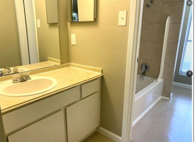 2200 Cypress Landing Drive E-1, Houston, TX 77090