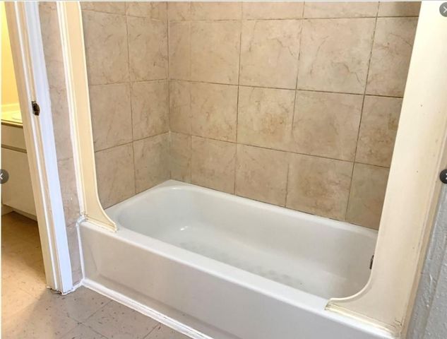 2200 Cypress Landing Drive E-1, Houston, TX 77090