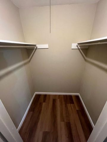 2200 Cypress Landing Drive E-1, Houston, TX 77090