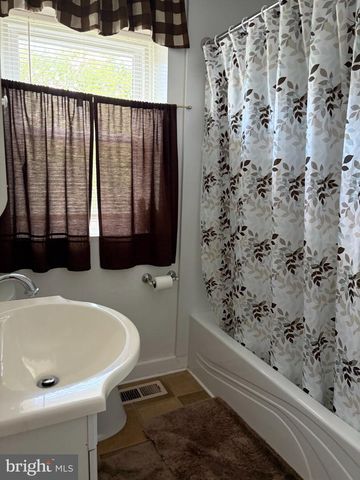 638 KINGSTON RD, Middle River, MD 21220