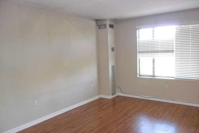 1550 Worcester Rd 528, Framingham, MA 01702