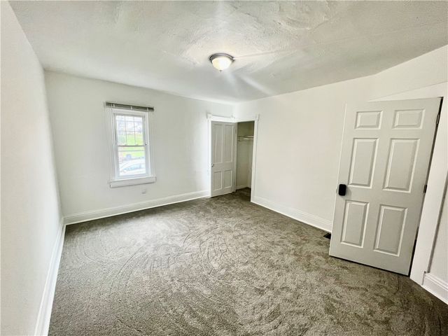 4 Howe St, Union Twp, PA 15038